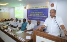 Sri. A.C. Moideen, Hon'ble Minister for Industries, Sports & Youth Affairs, Govt. of Kerala inaugurating FACT MKK Nayar Memorial Productivity Awards presentation function on 1st December 2017